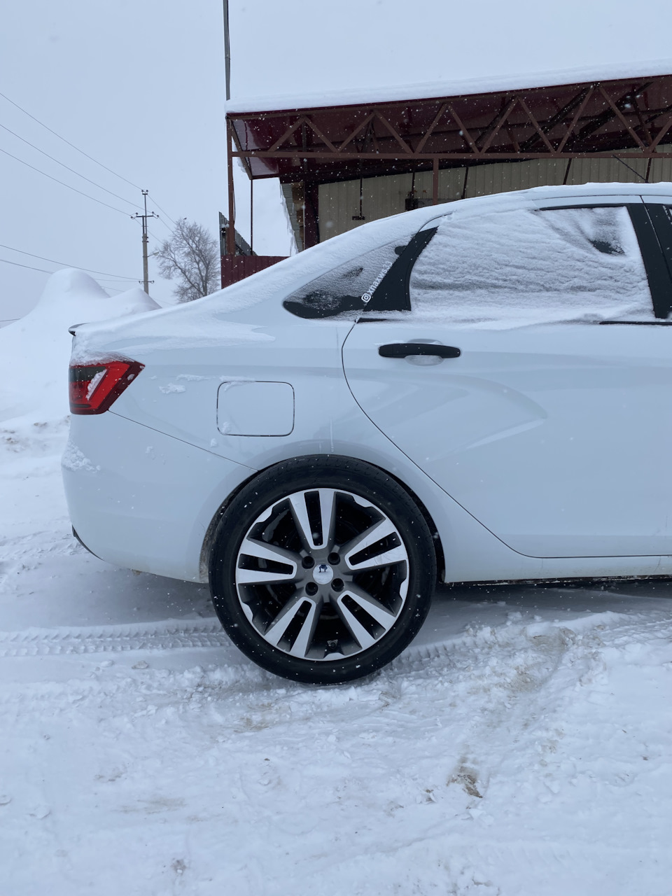 Диски r17 от весты кросс на весту седан — Lada Vesta, 1,6 л, 2018 года |  колёсные диски | DRIVE2