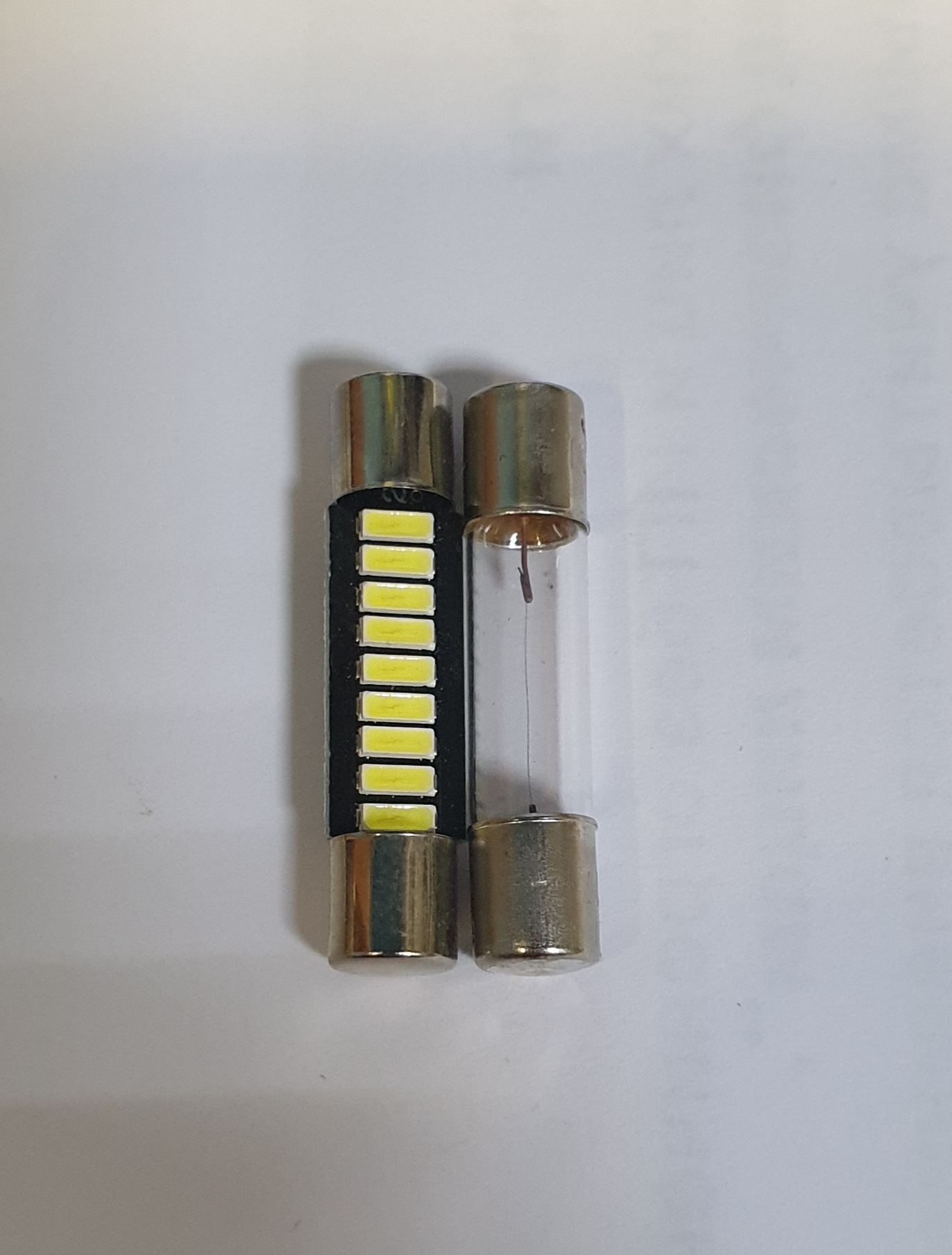 Замена лампочек светильников в зеркалах козырька на диоды — Jeep Grand ...