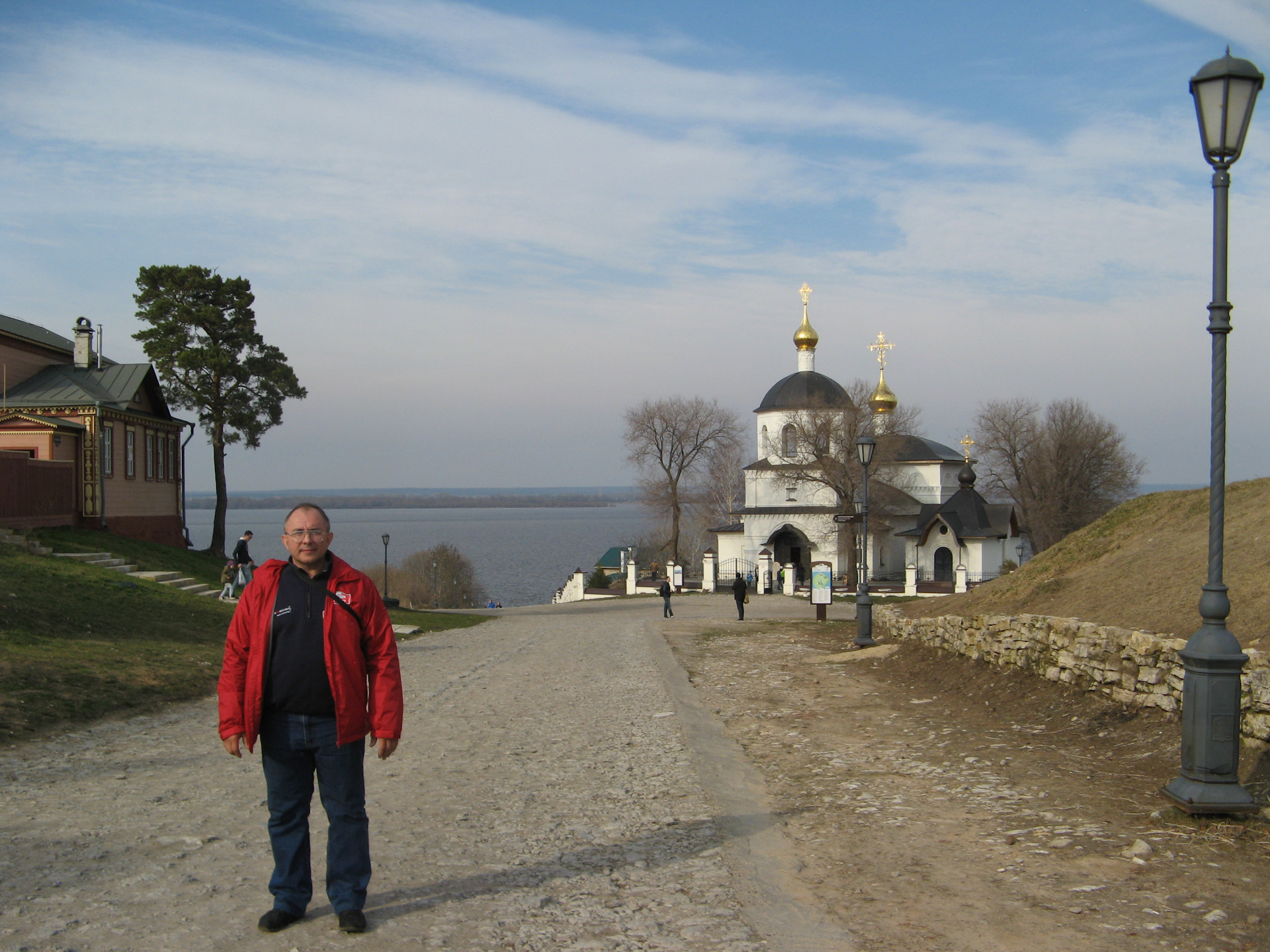 Памятник иуде в свияжске фото