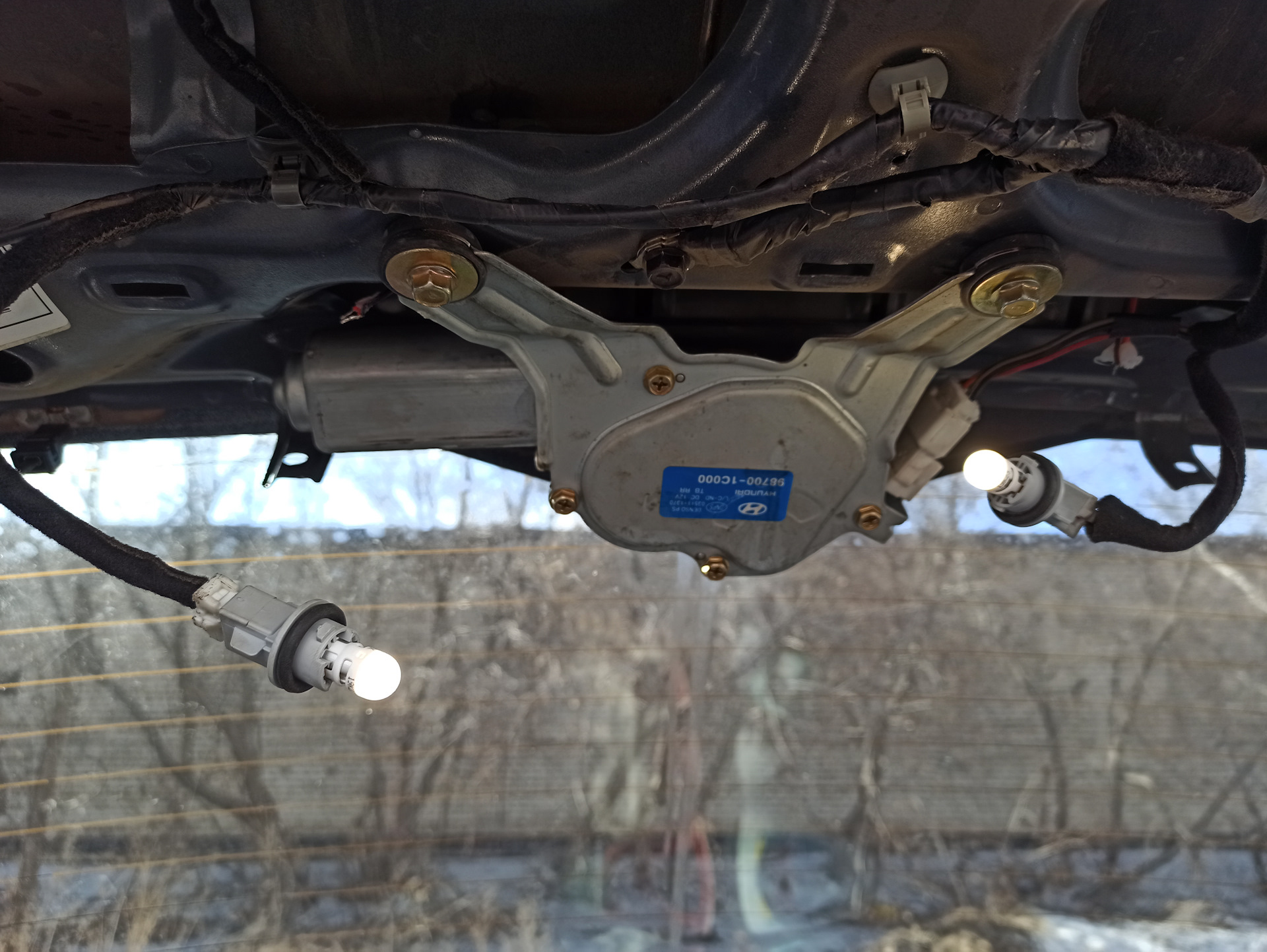 Подсветка номерного знака ч.2 — Hyundai Getz, 1,3 л, 2003 года | своими ...