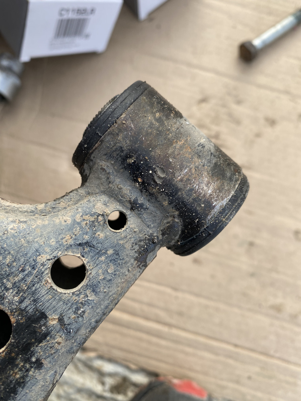 Ремонт: Замена левого ШРУСа; замена передних тормозных колодок; замена ...