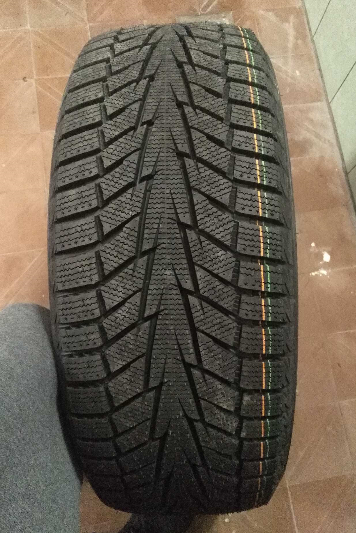 Шины winter i cept. Hankook Winter ICEPT iz2 w616. Шина Hankook Winter i cept iz2. Winter ICEPT iz2 w616. Резина Ханкук Winter i cept iz2.