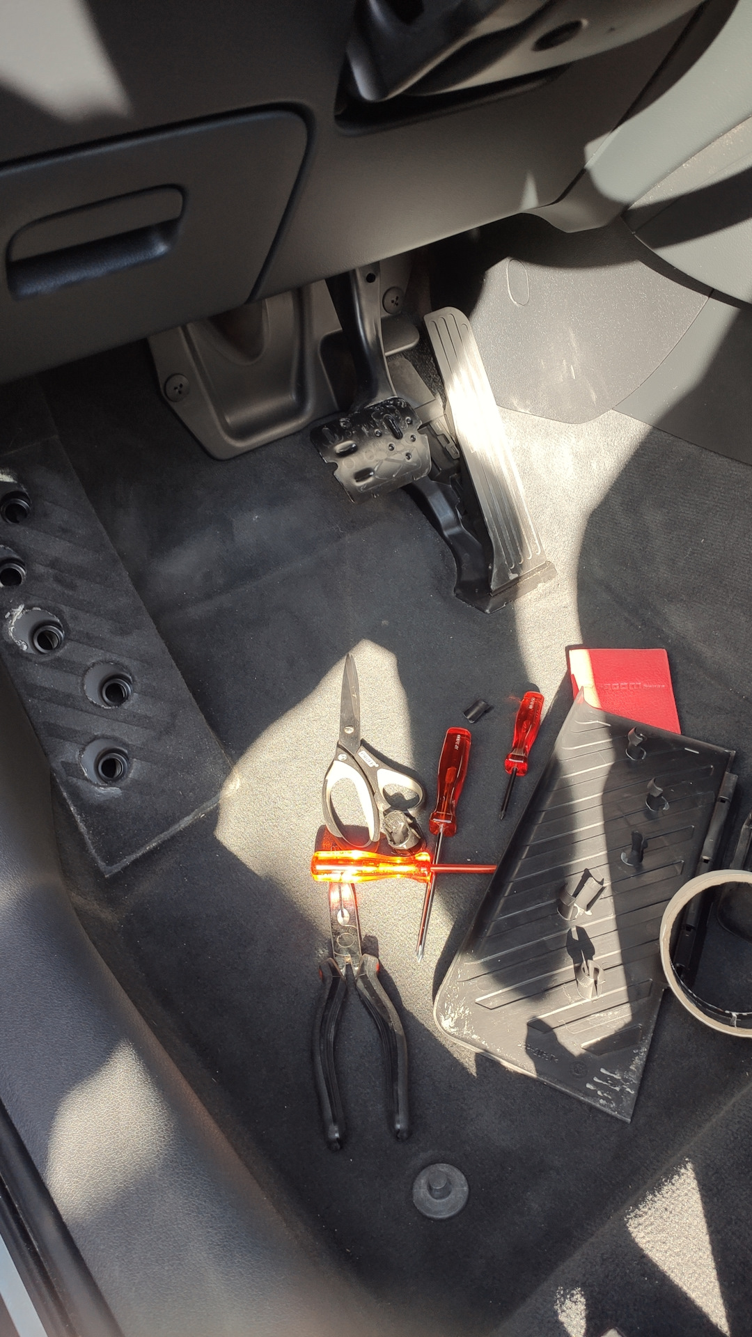 P2122 приора ошибка. P2138 ford focus 2. Датчики неисправности на машине. C1956 ошибка форд фокус 2. P2138 газель.