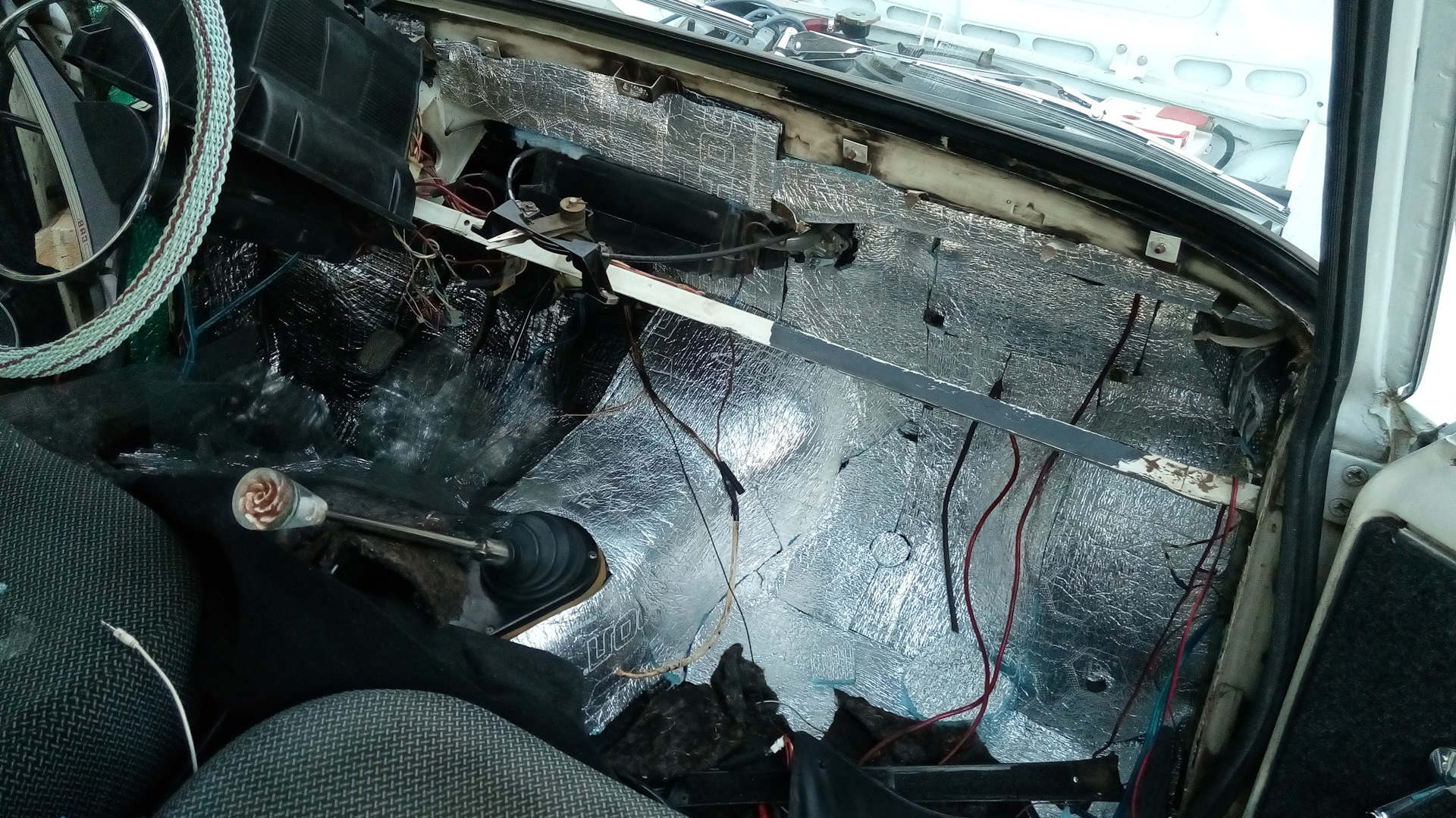 Моторный щит ваз 2112. Моторный щит ваз 2114. Ваз 2108 виброизоляция моторный щит. Шумоизоляция моторного щита ваз. Ваз 2108 виброизоляция моторный щит.