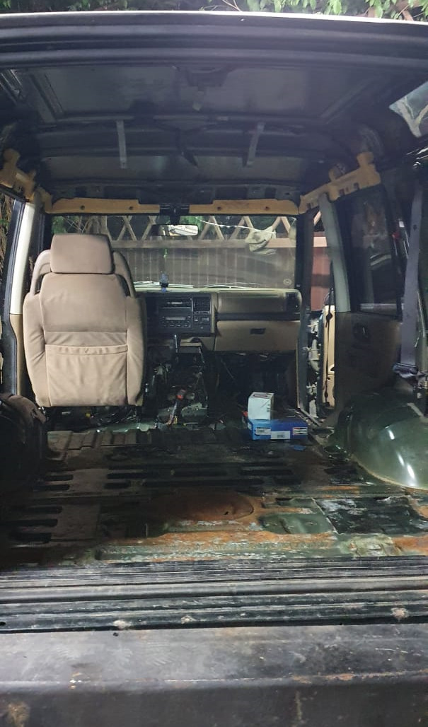 Разбор и мойка салона — Land Rover Discovery II, 2,5 л, 1998 года ...