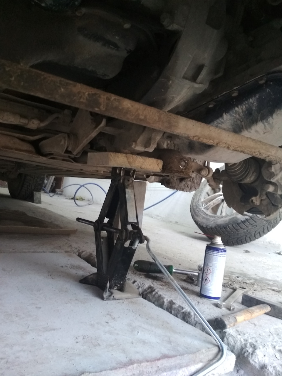 Задние сайлентблоки переднего рычага Мазда 3 — Mazda 3 (1G) BK, 1,6 л ...