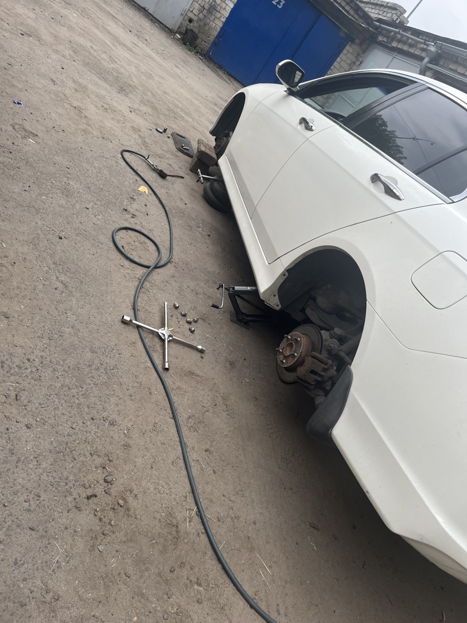 На домкратах — Honda Accord (7G)