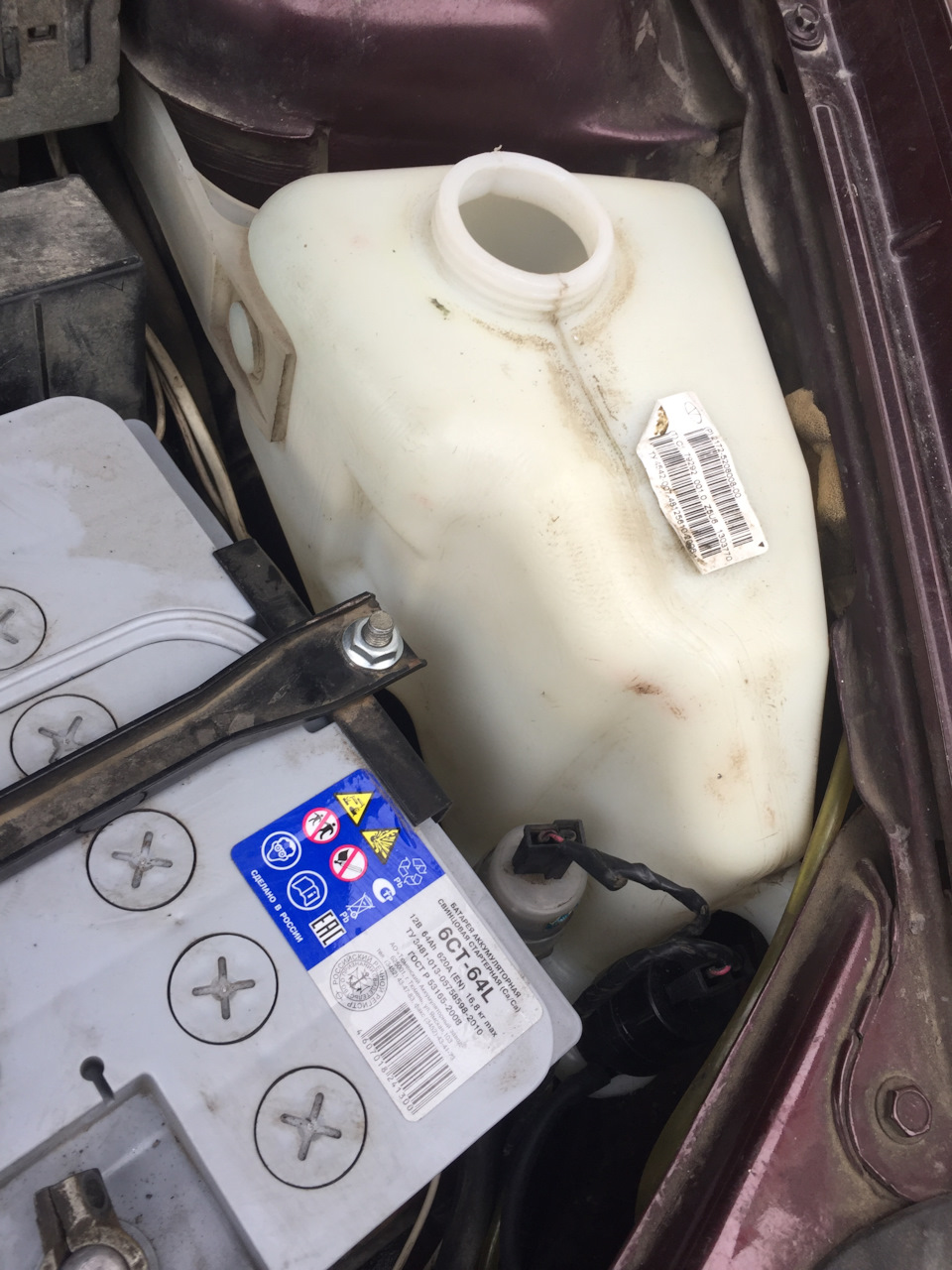 Замена моторчика омывателя — Lada Приора универсал, 1,6 л, 2010 года ...