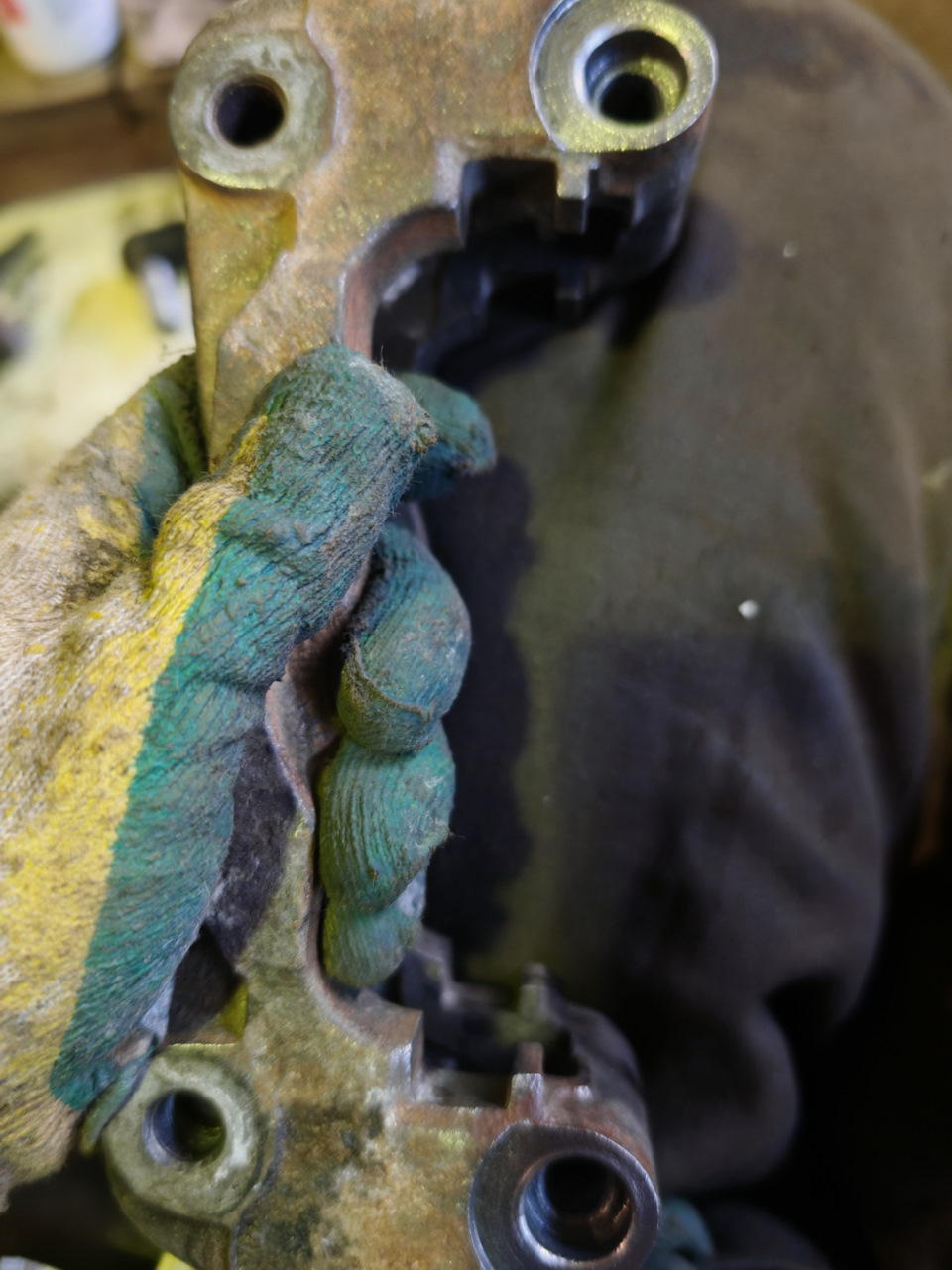 Вычищенная скоба в том числе и внутри — Mitsubishi Galant (9G)