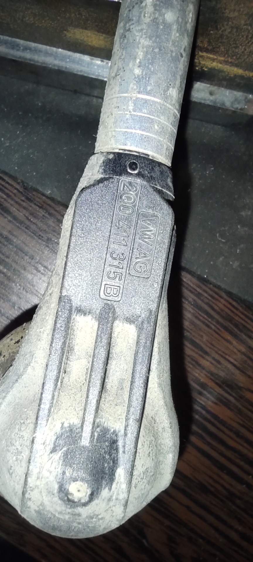 2Q0411315B Стойка стабилизатора VAG | Запчасти на DRIVE2