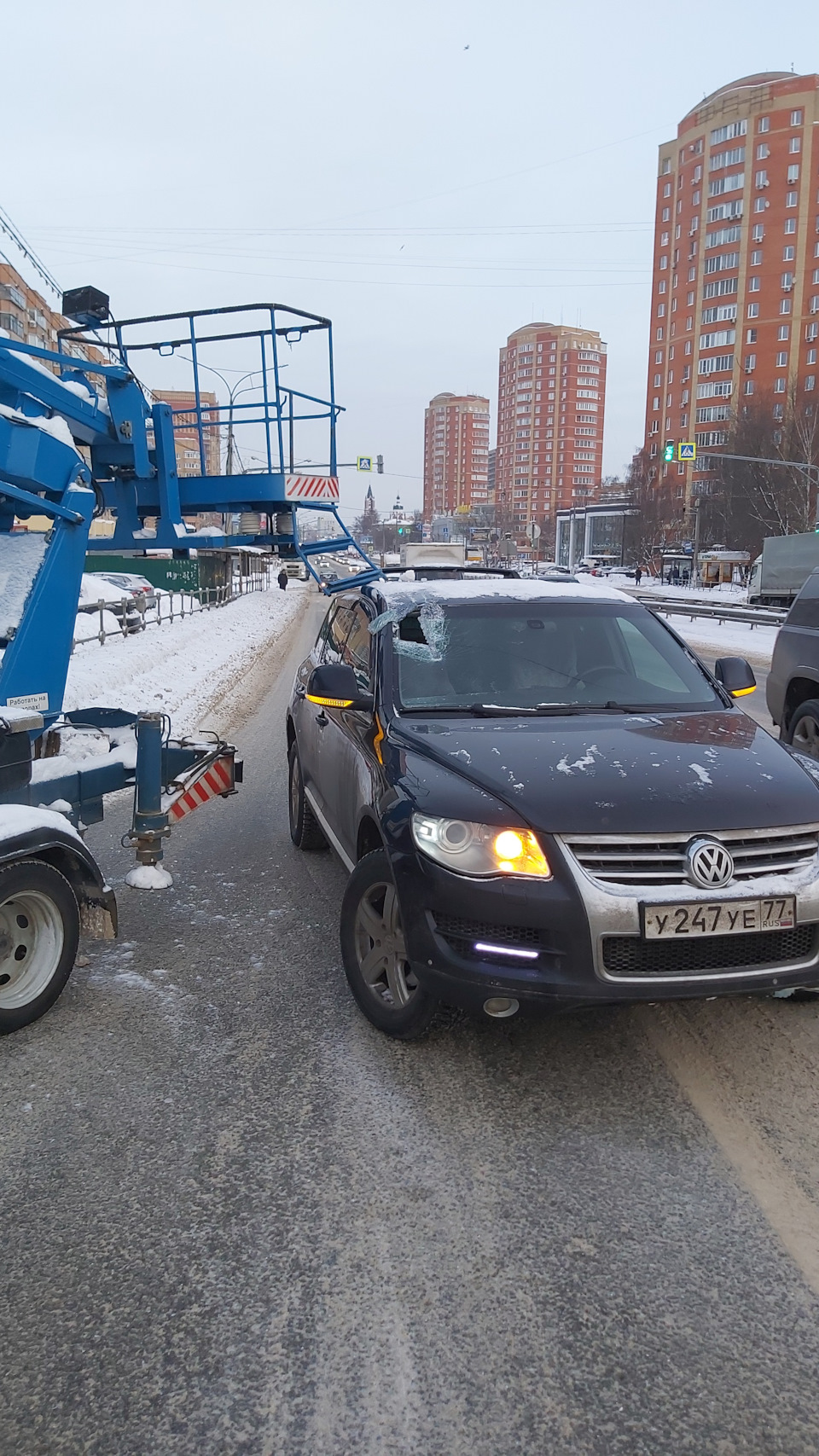 Пост Великой боли или Долбаная лестница! — Volkswagen Touareg (1G), 3 л,  2008 года | ДТП | DRIVE2