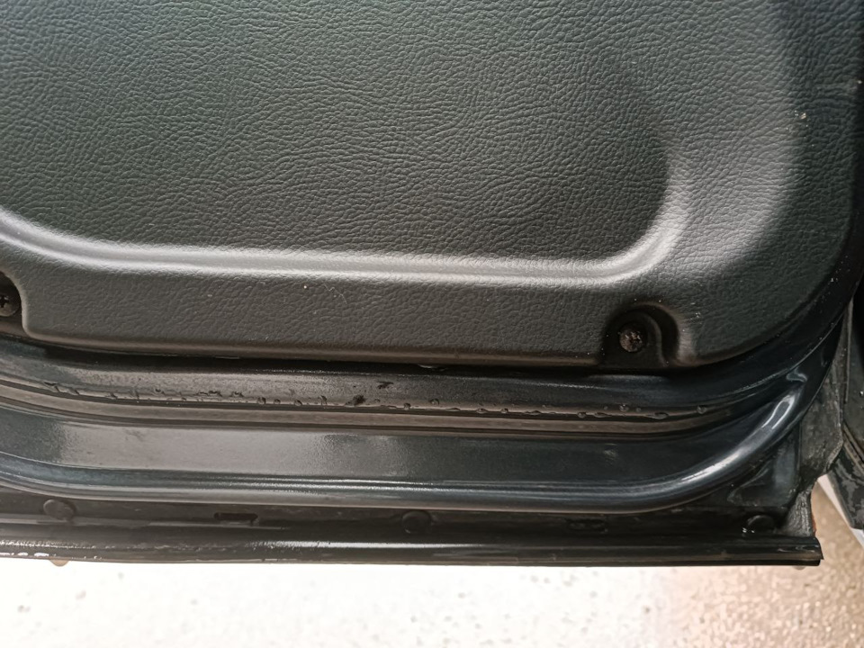 Нива потекла ч2. Нормально что вода так хлещит внутри двери? (Видео ...