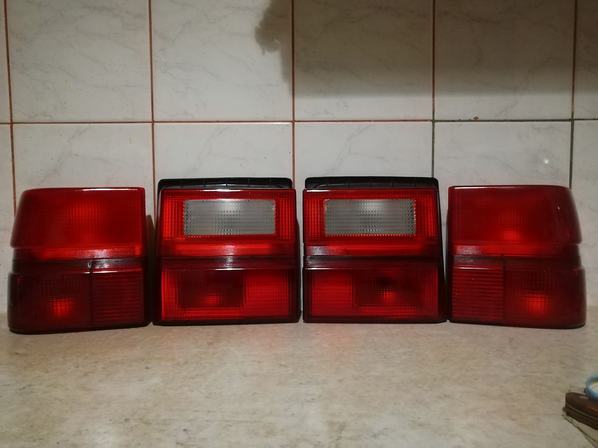 задние фонари audi 100c3 RED — Audi 100 (C3), 1,8 л, 1987 года | тюнинг ...