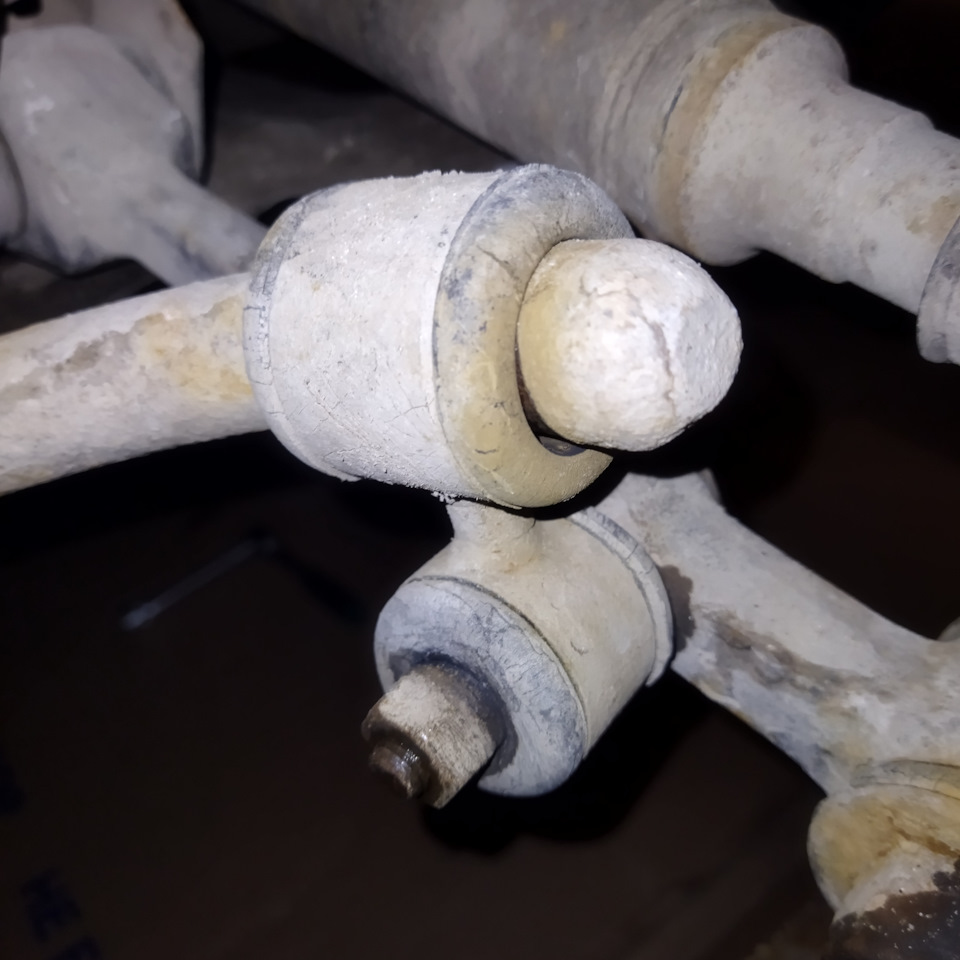 Замена стоек стаба и втулок. Смазывать или нет втулки стабилизатора ...