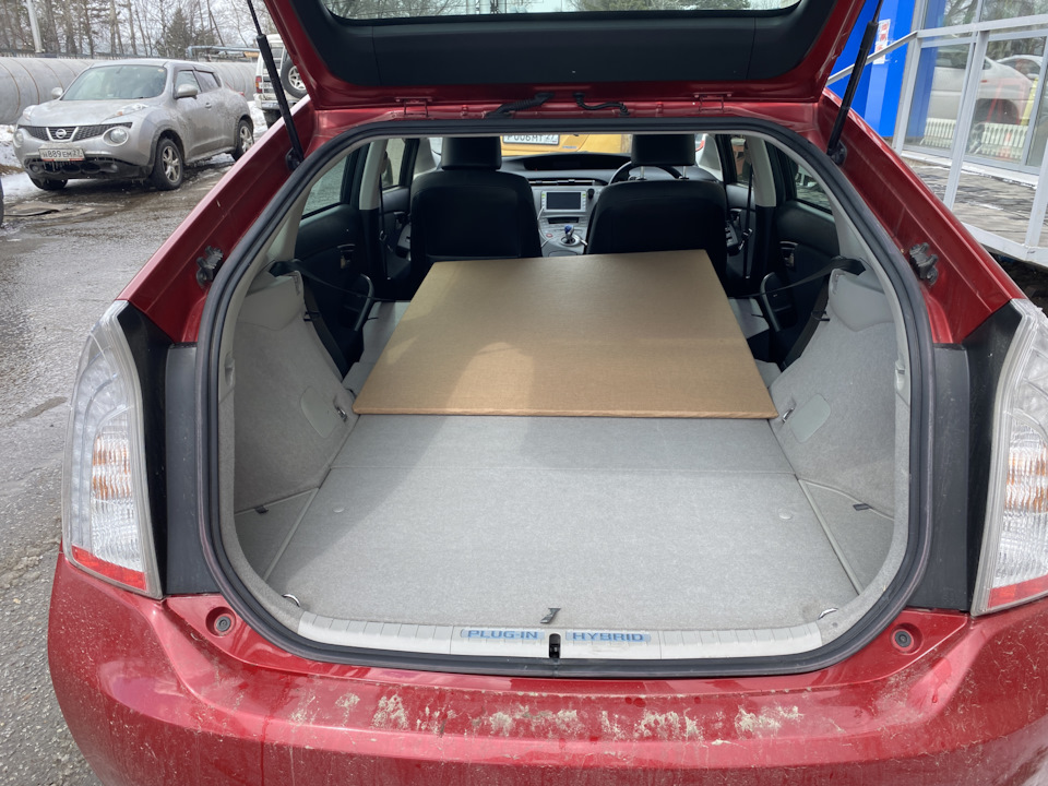 Спальник в машину — Toyota Prius Plug-in Hybrid (1G), 1,8 л, 2012 года ...