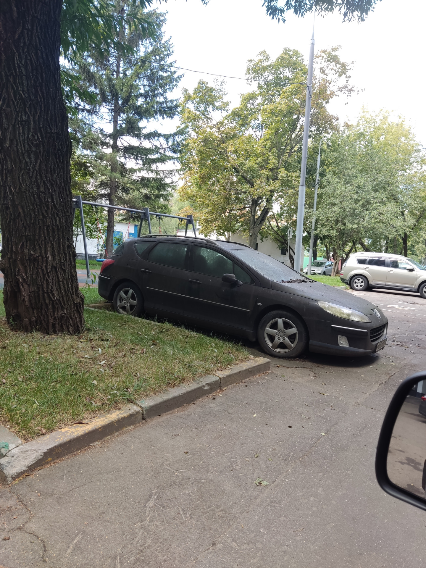 Пежо на Можайке. Москва — Сообщество «Брошенные Машины» на DRIVE2