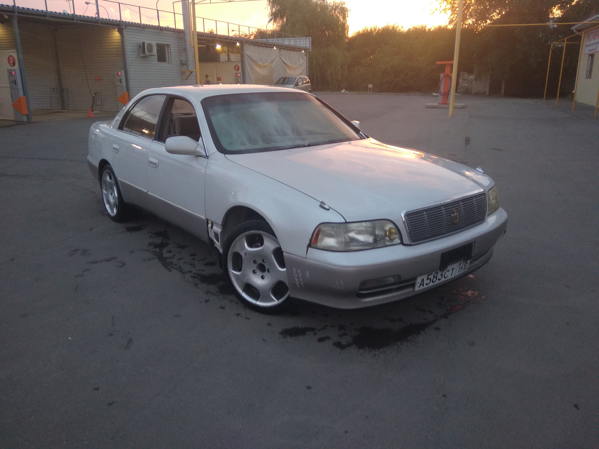 Toyota Crown Majesta s140