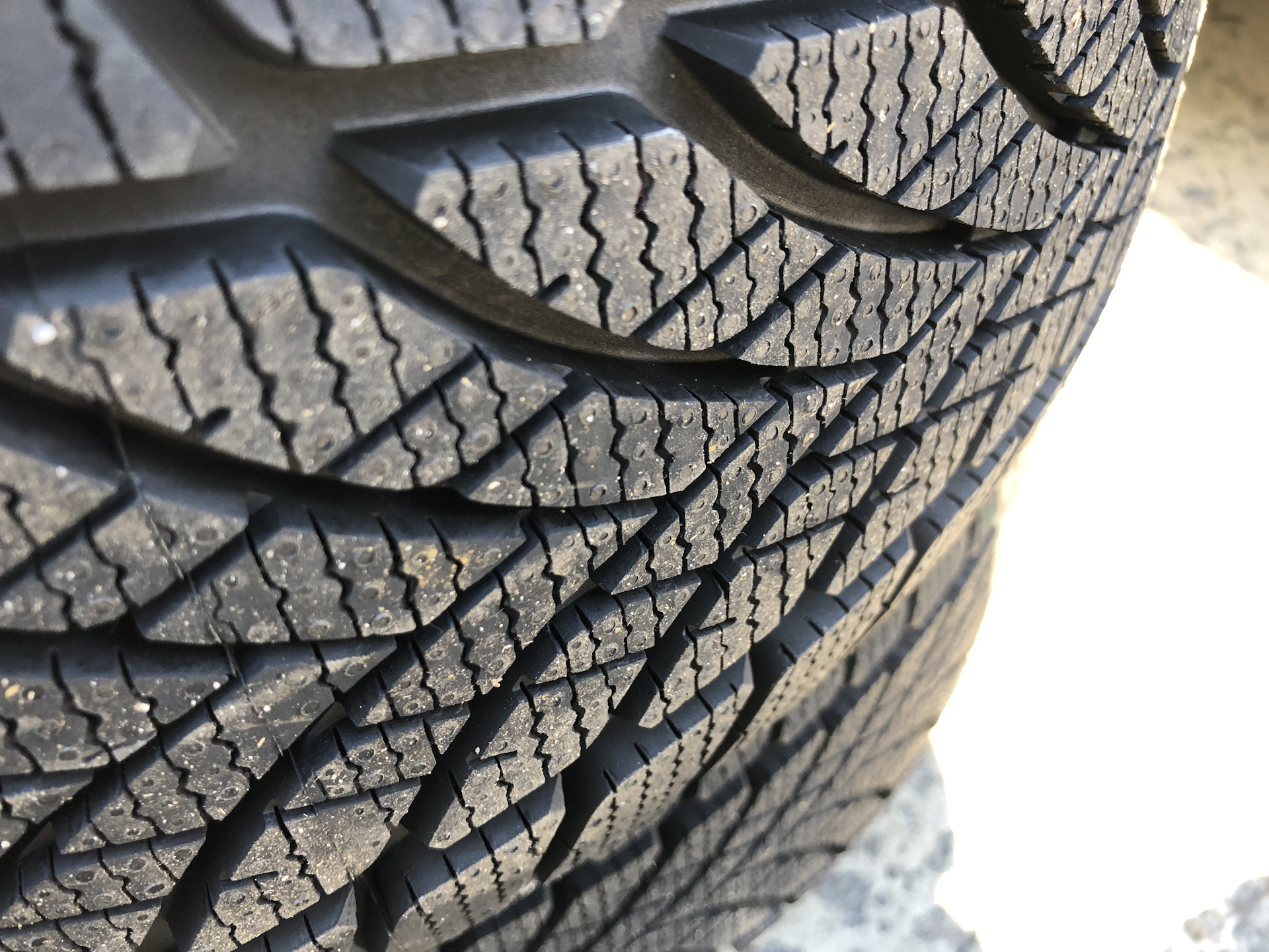 Goodyear ice grip. Goodyear ULTRAGRIP Ice 2. Гудбнр удьтра гриб айс 2. Гудиер ультра грип Ice 2. Goodyear ULTRAGRIP Ice 235/55 r18.