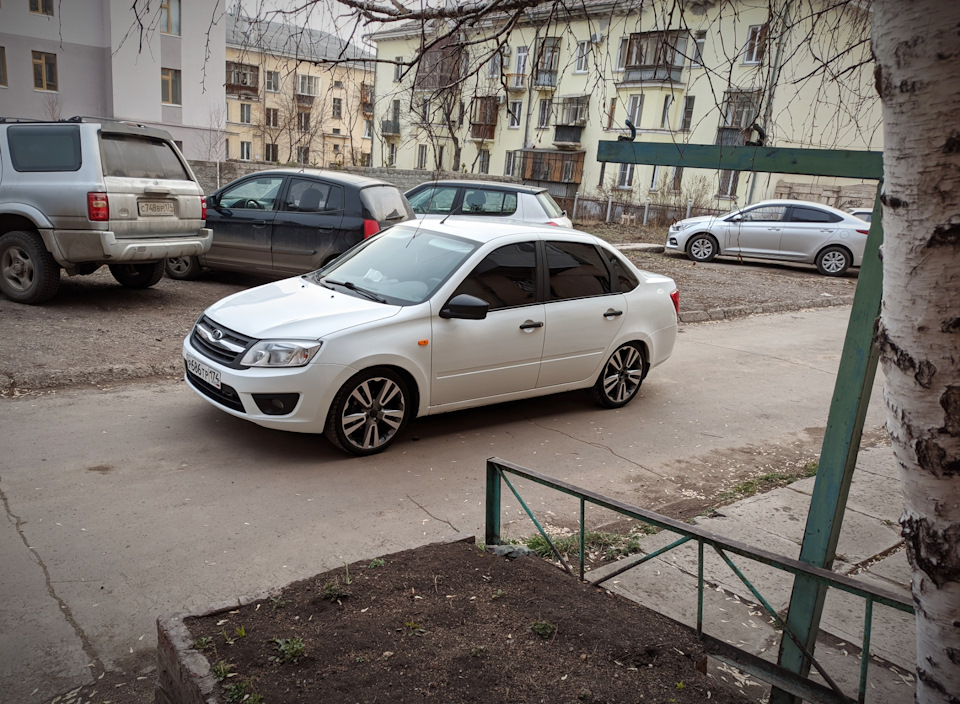 Переобувка на лето р17.4/100 — Lada Гранта (1G), 1,6 л, 2016 года ...