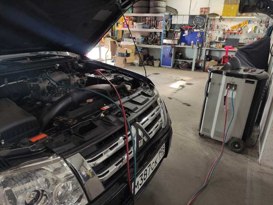 Замена золотника кондиционера и заправка — Mitsubishi Pajero (4G), 3 л ...