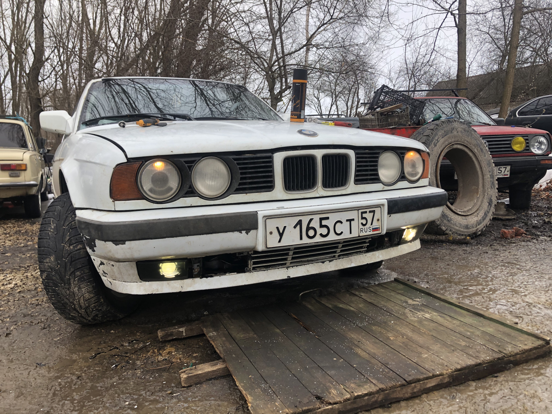 Установка туманок — BMW 5 series (E34), 2,5 л, 1990 года | другое | DRIVE2