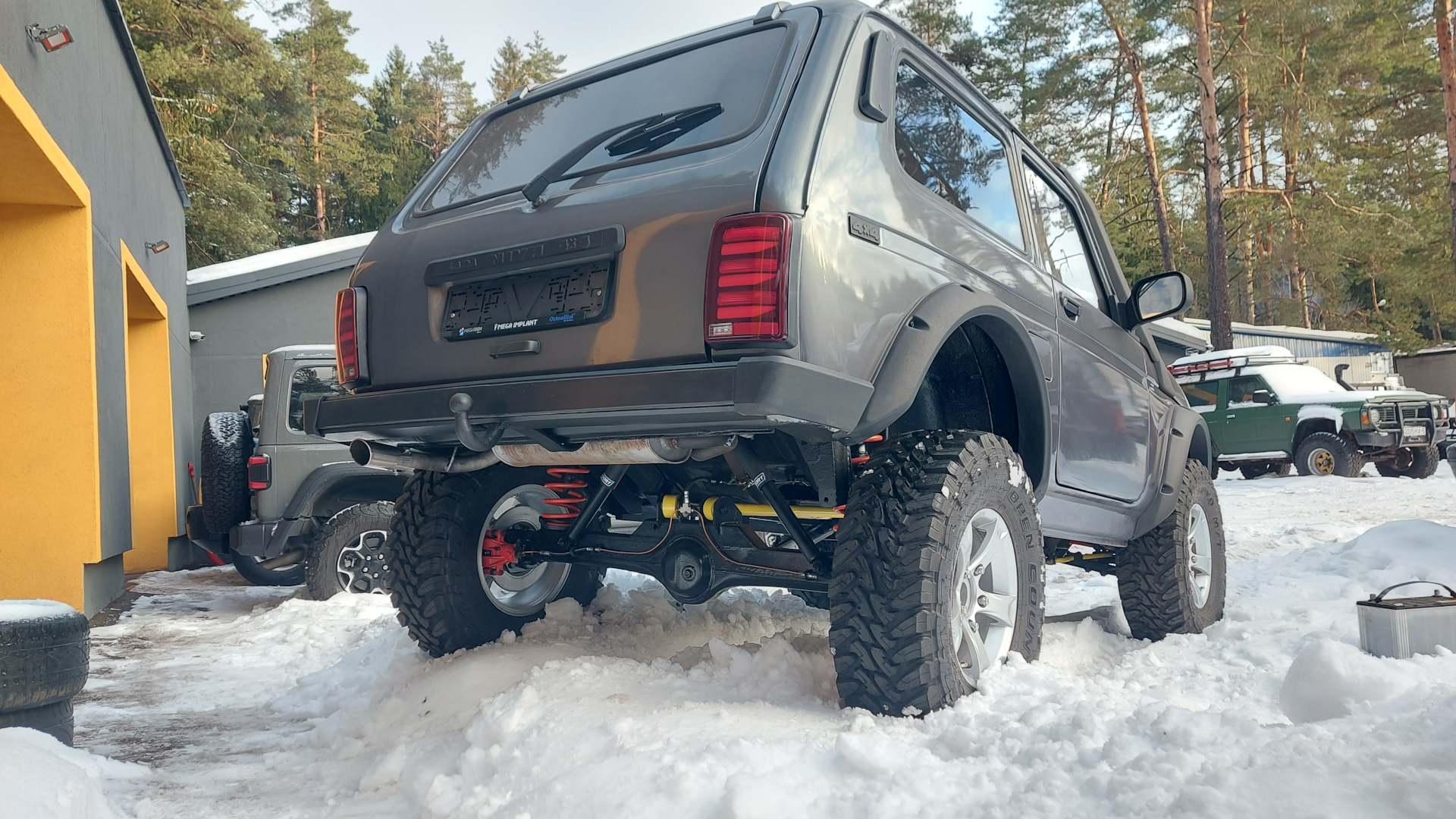 Lada 4x4 3D 1.7 бензиновый 2000 | 