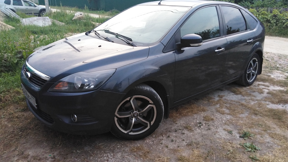 Замена лобового стекла. — Ford Focus II Hatchback, 1,6 л, 2010 года ...