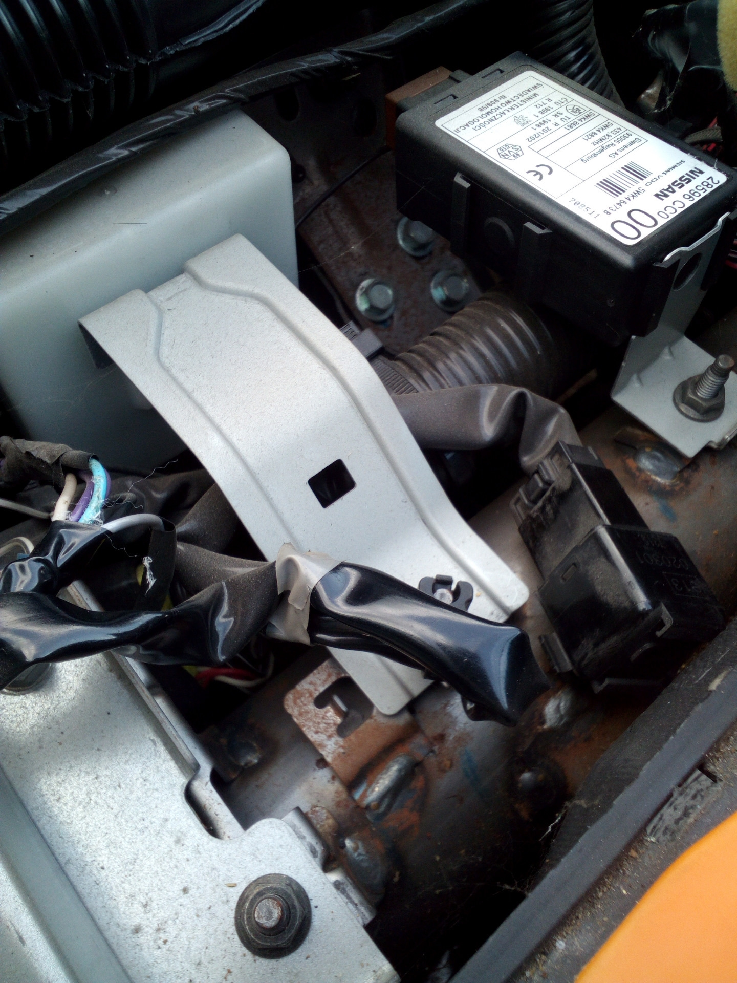 Х трейл реле поворотов Замена реле лампы поворотов - Nissan X-Trail I (t30), 2,2 л, 2007 года электрони