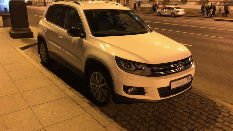 Книга по ремонту автомобиля Volkswagen Tiguan