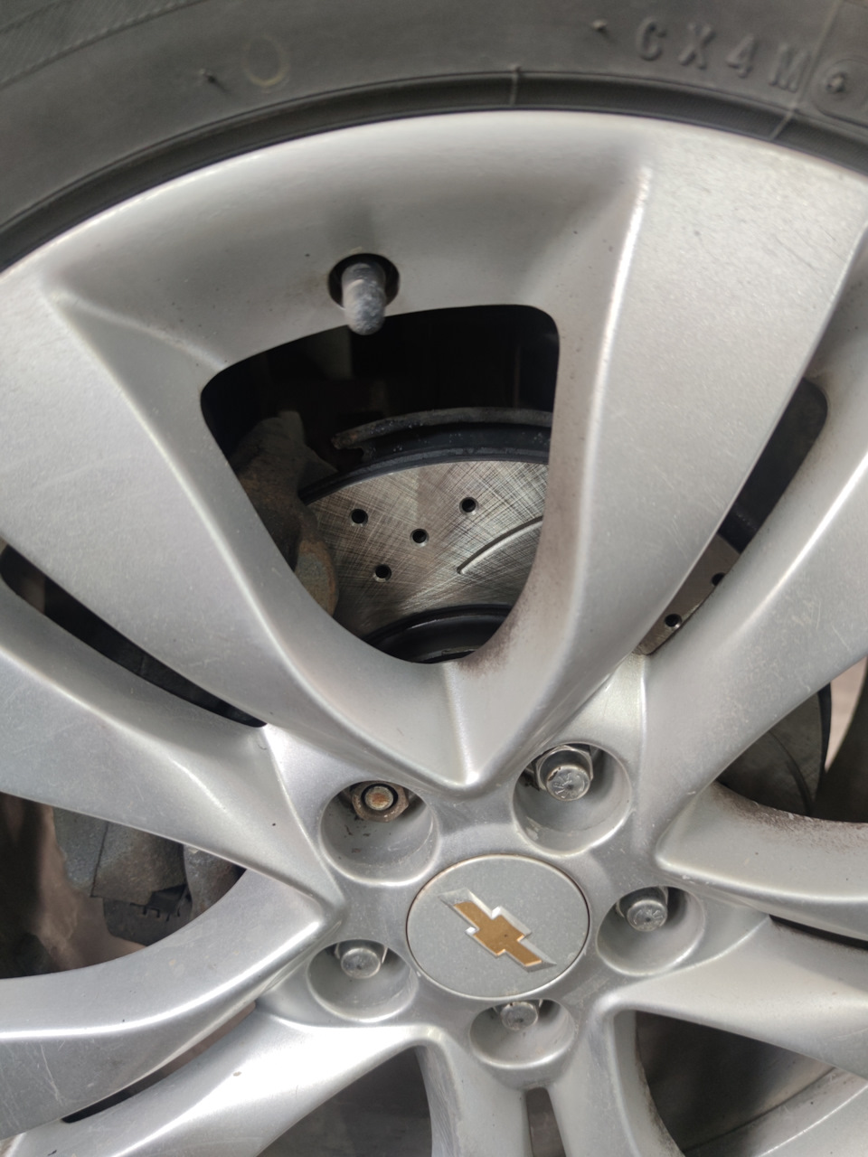 Замена передних тормозных дисков — Chevrolet Cruze (1G), 1,8 л, 2013 ...