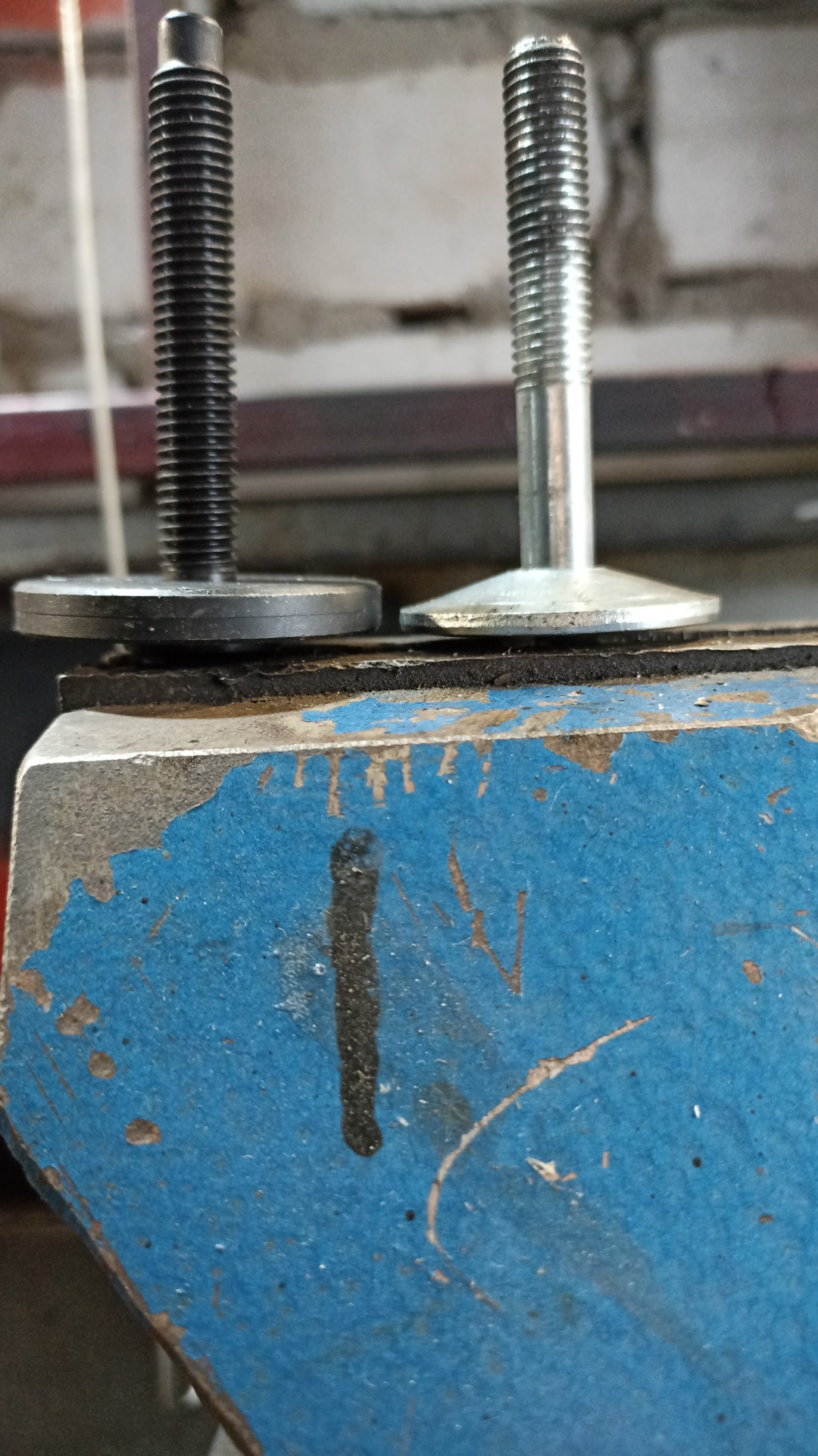 Выпал левый привод из внешнего ШРУСа. — Ford Focus II Hatchback, 1,8 л ...