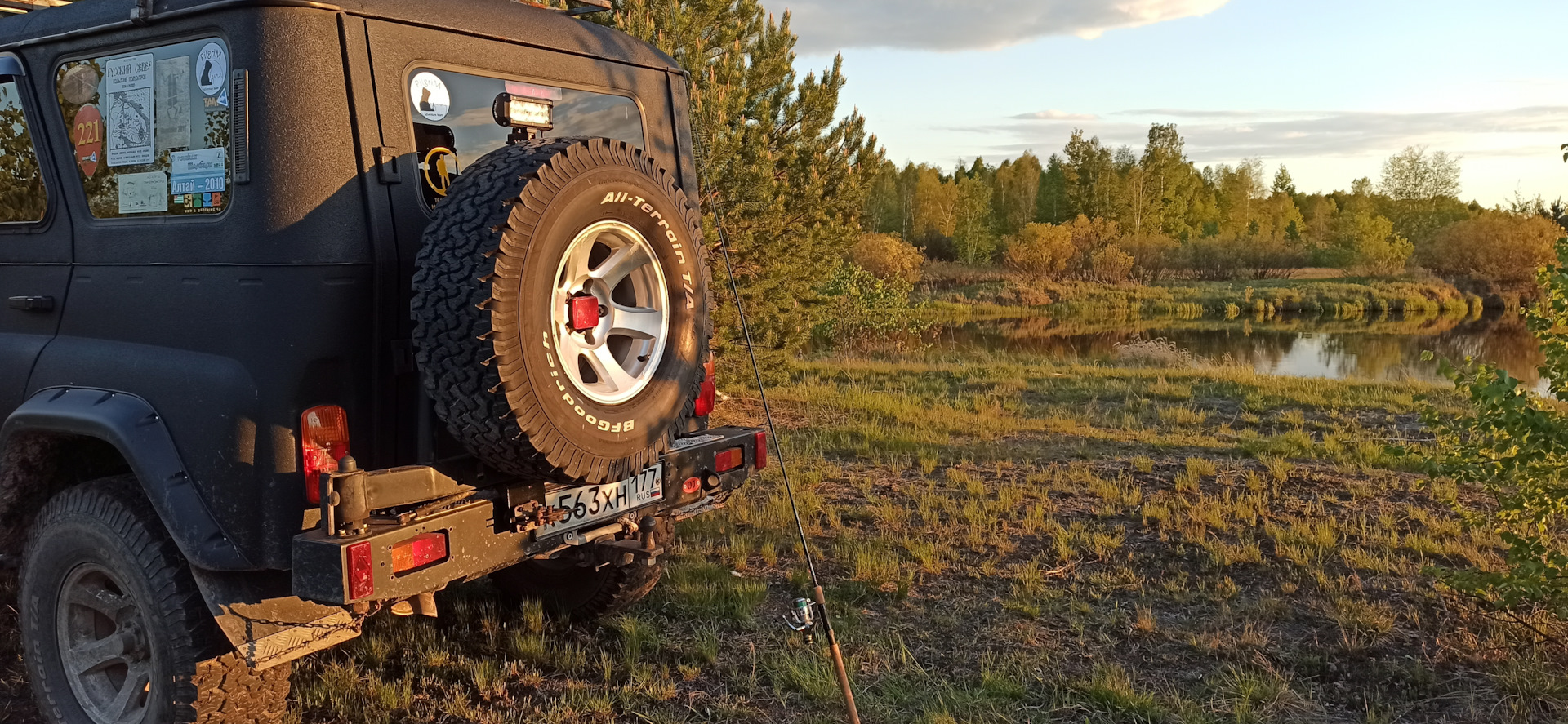 Шнива против уазов. Кто выиграл уаз. Кто выиграл уаз. Команда уаз гонщики. Уаз команда а.