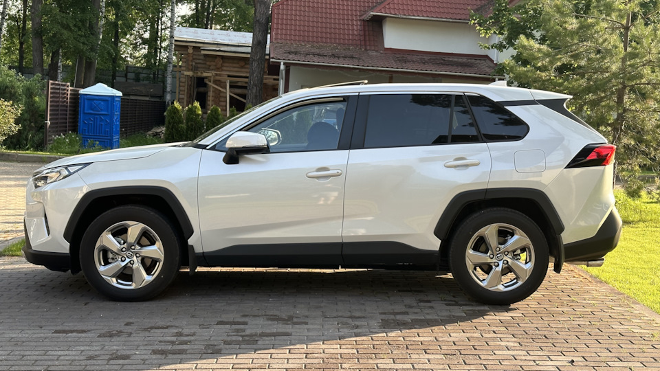 Китайский rav4. Китайский рав 4. Китайская Тойота.