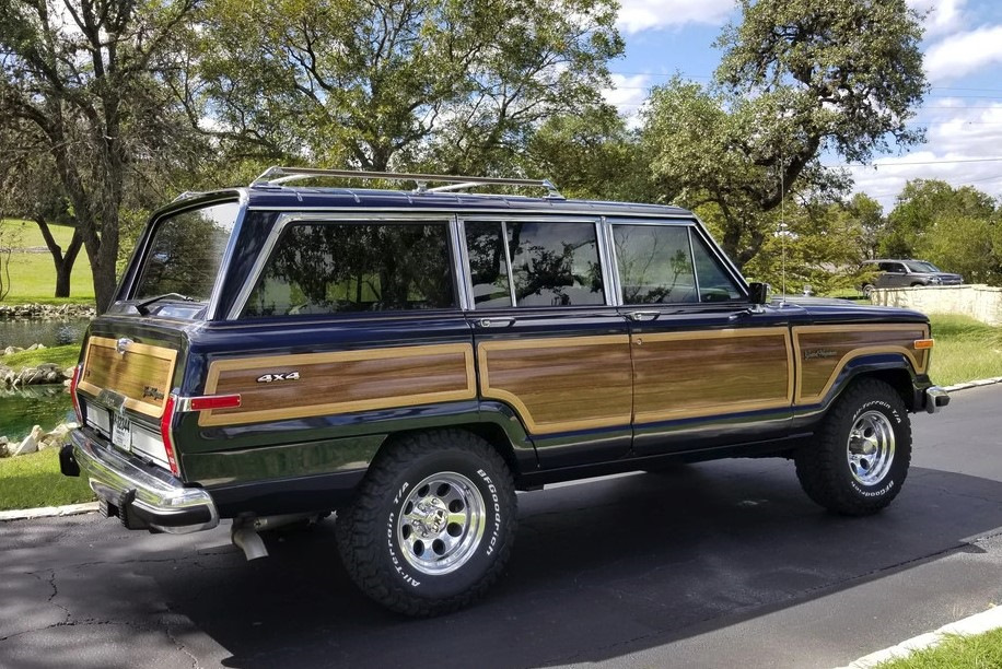 Jeep Grand Wagoneer 1991 багажник