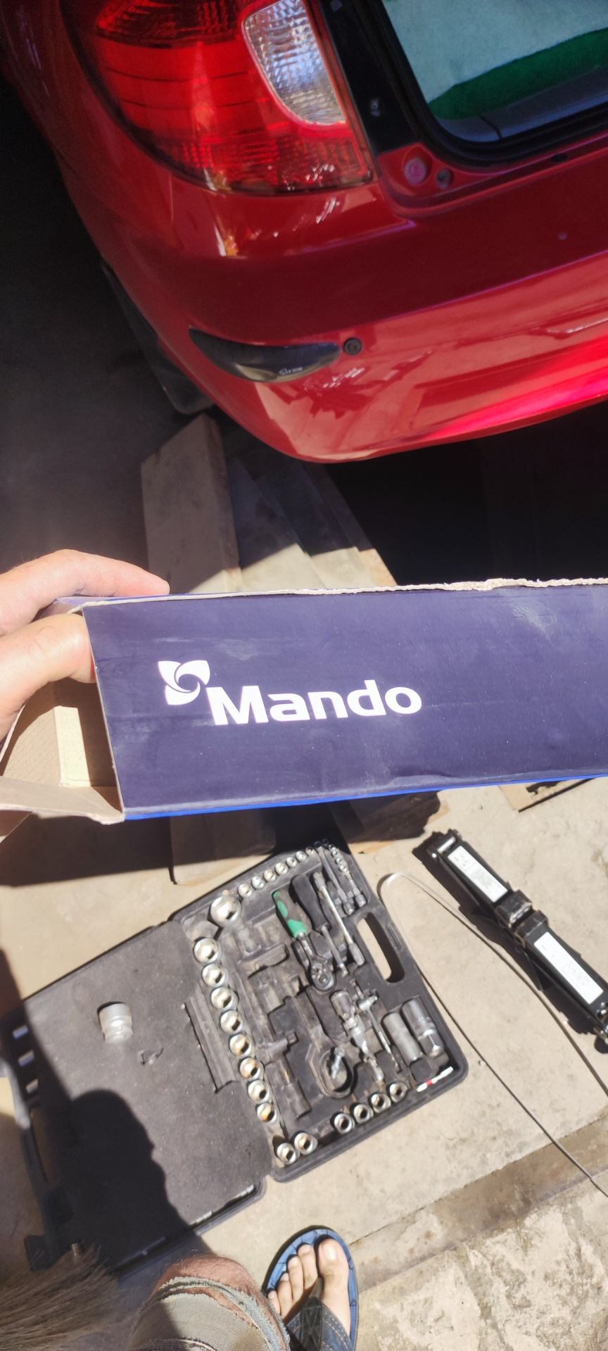 Замена задних амортизаторов, воздушного фильтра ДВС и салонного фильтра ...