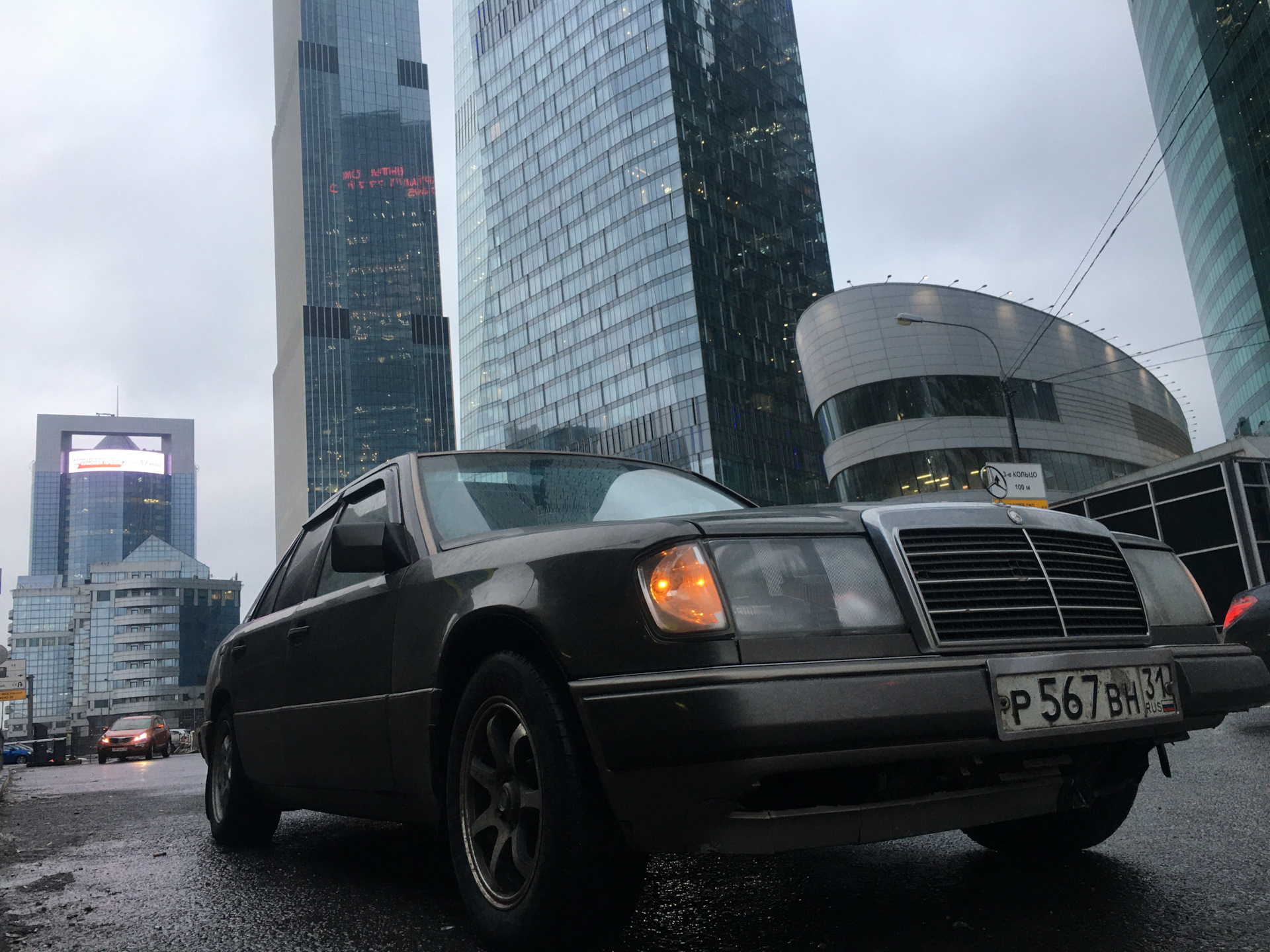 Вид мерса на момент покупки, весна 2021 — Mercedes-Benz E-class (W124), 2,5  л, 1990 года | покупка машины | DRIVE2