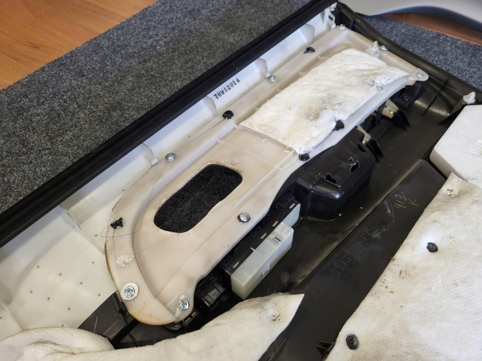 Фото в бортжурнале Suzuki Grand Vitara (2G). Запчасти на фото: 70912014