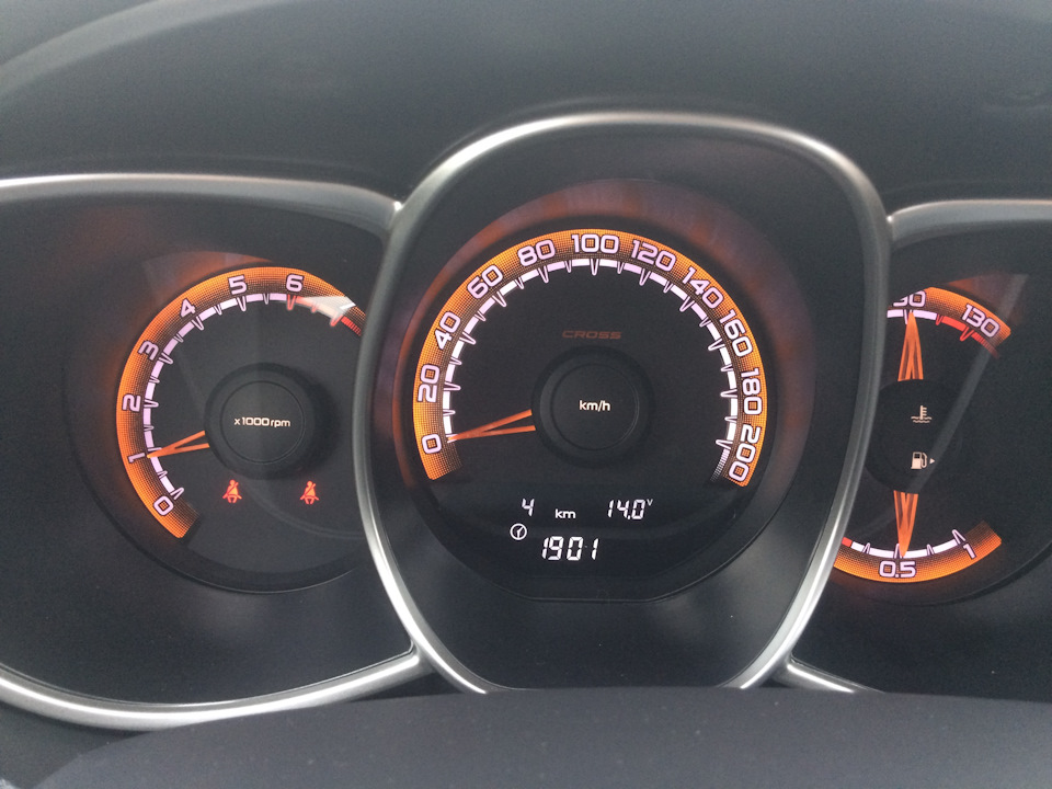 До мойки садился, было 3 км))) — Lada Vesta SW Cross (1G)
