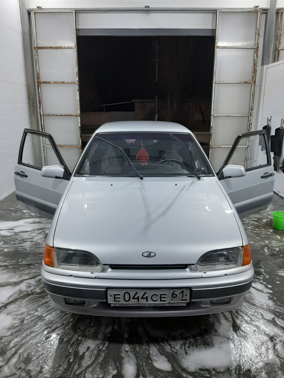 Мокрый пол — Lada 2115, 1,5 л, 2004 года | наблюдение | DRIVE2