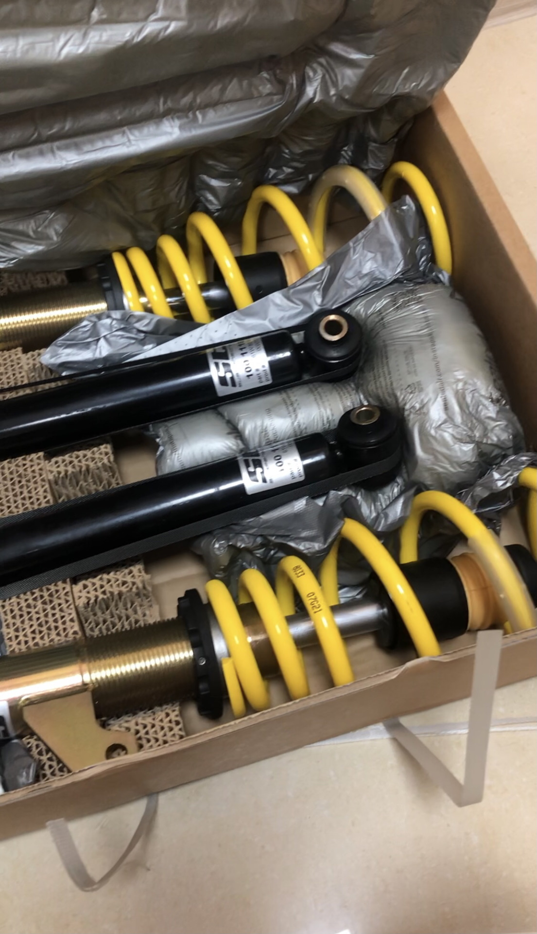 Lamborghini urus салатовый. St койловеры. S х x. S х x. койловеры макферсон передние.