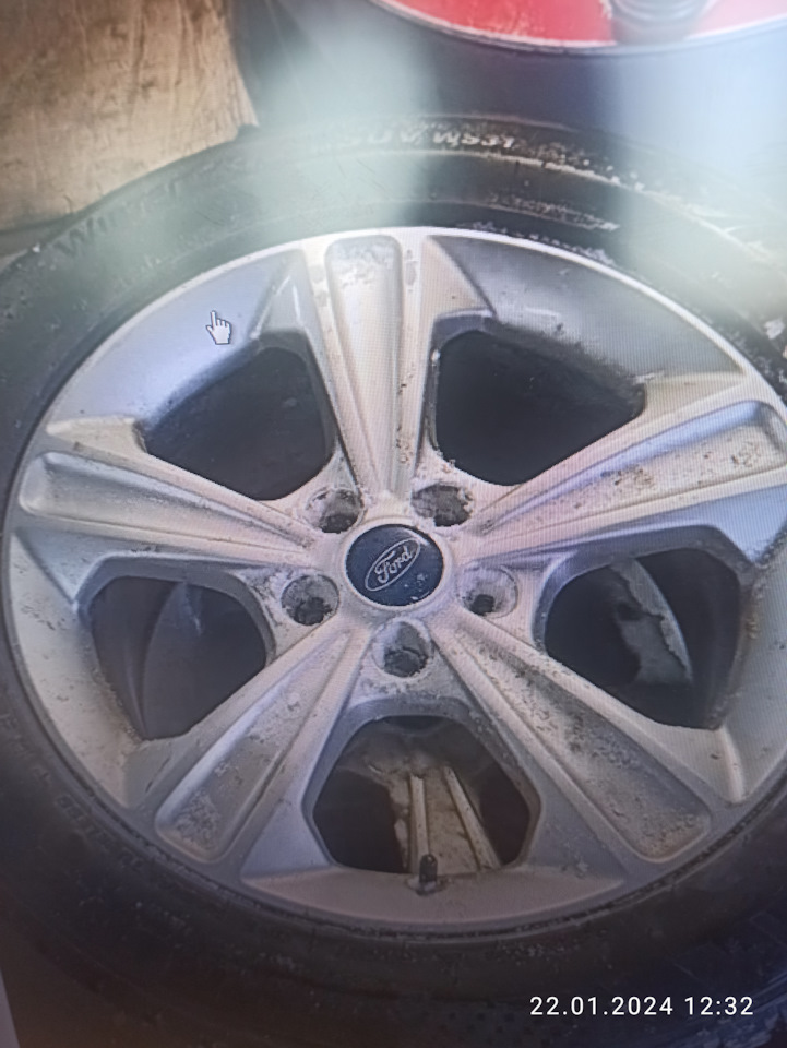 Шины зимние шипованные Kumho 235/55 R17, литые диски Форд 7,5Jx17 ET52 ...