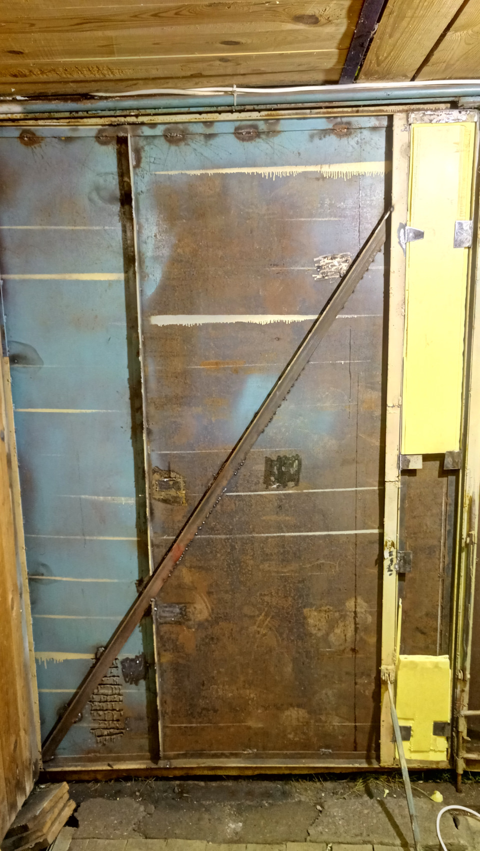 Сварка и болгарка (правим ворота, утепляемся) — DRIVE2