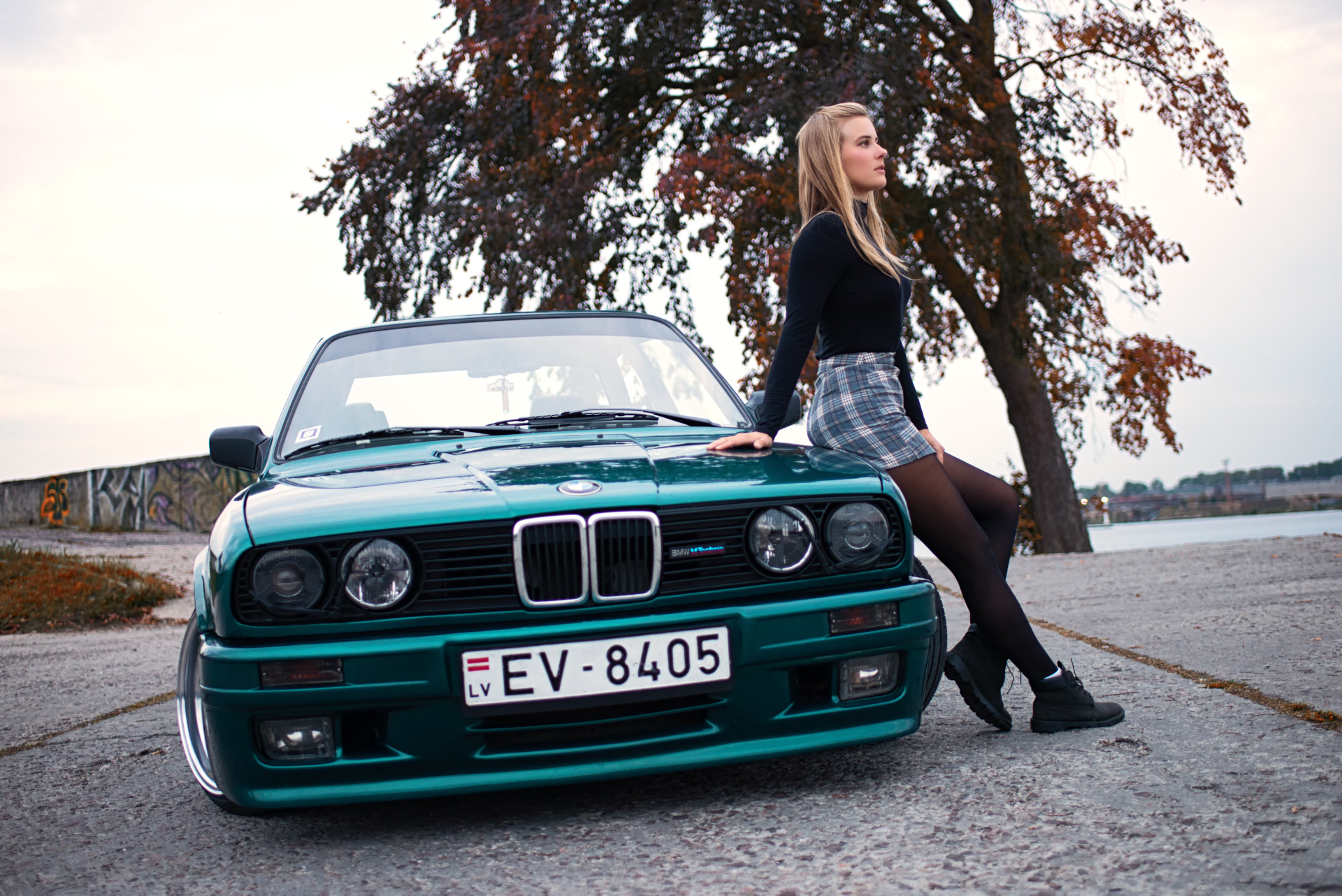 BMW e30 m3 Рё РґРµРІСѓС€РєРё