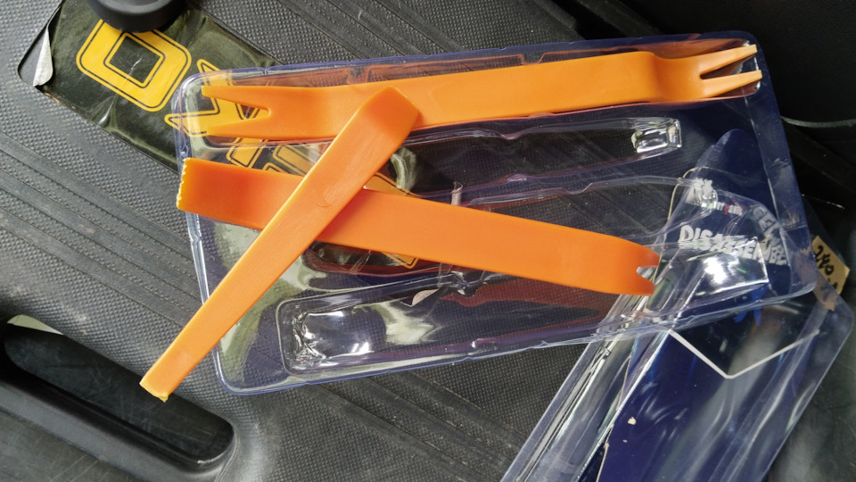 Замена резинки на антенне и мембрана… — Skoda Fabia Mk2, 1,2 л, 2009 ...