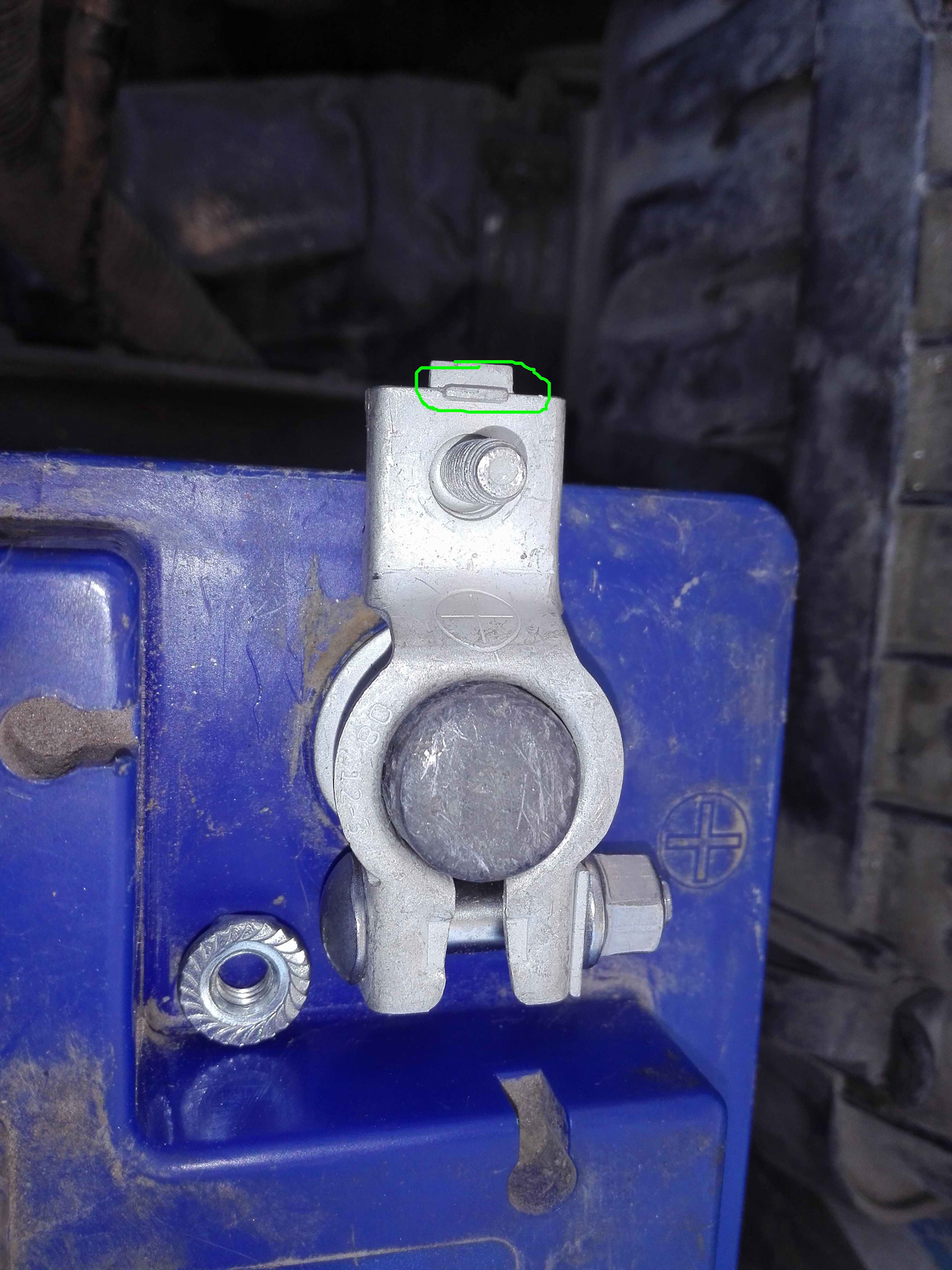 Замена клемм аккумулятора - Hyundai Santa Fe (1G), 2 л, 2001 года своими руками 