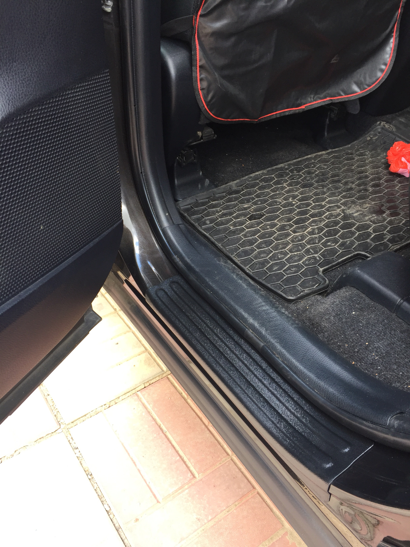 Пластиковые пороги — Toyota RAV4 (IV), 2 л, 2014 года | стайлинг | DRIVE2