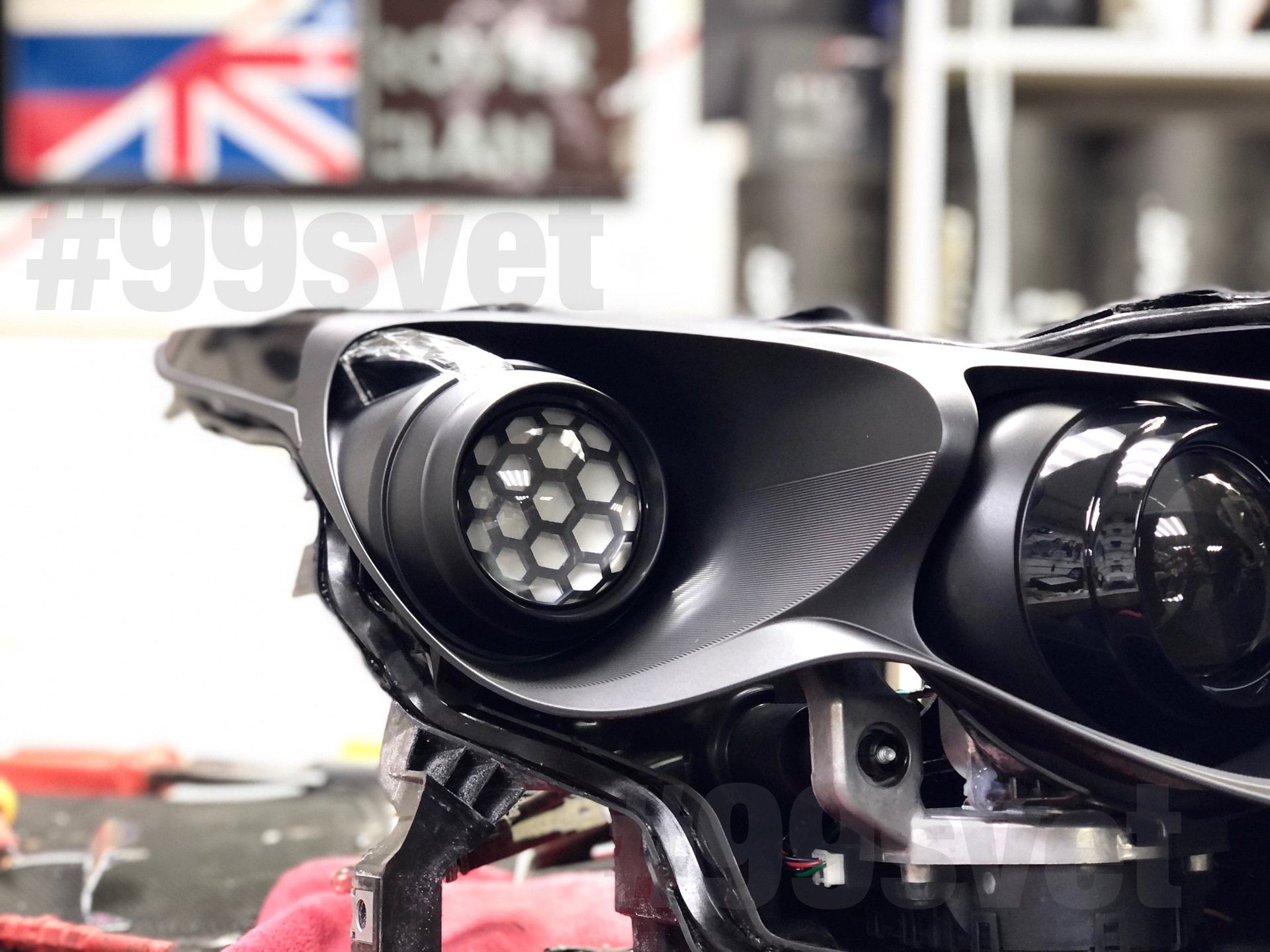 Infiniti FX37 тюнинг фар в стиле Black-Work, установка Bi-led ...