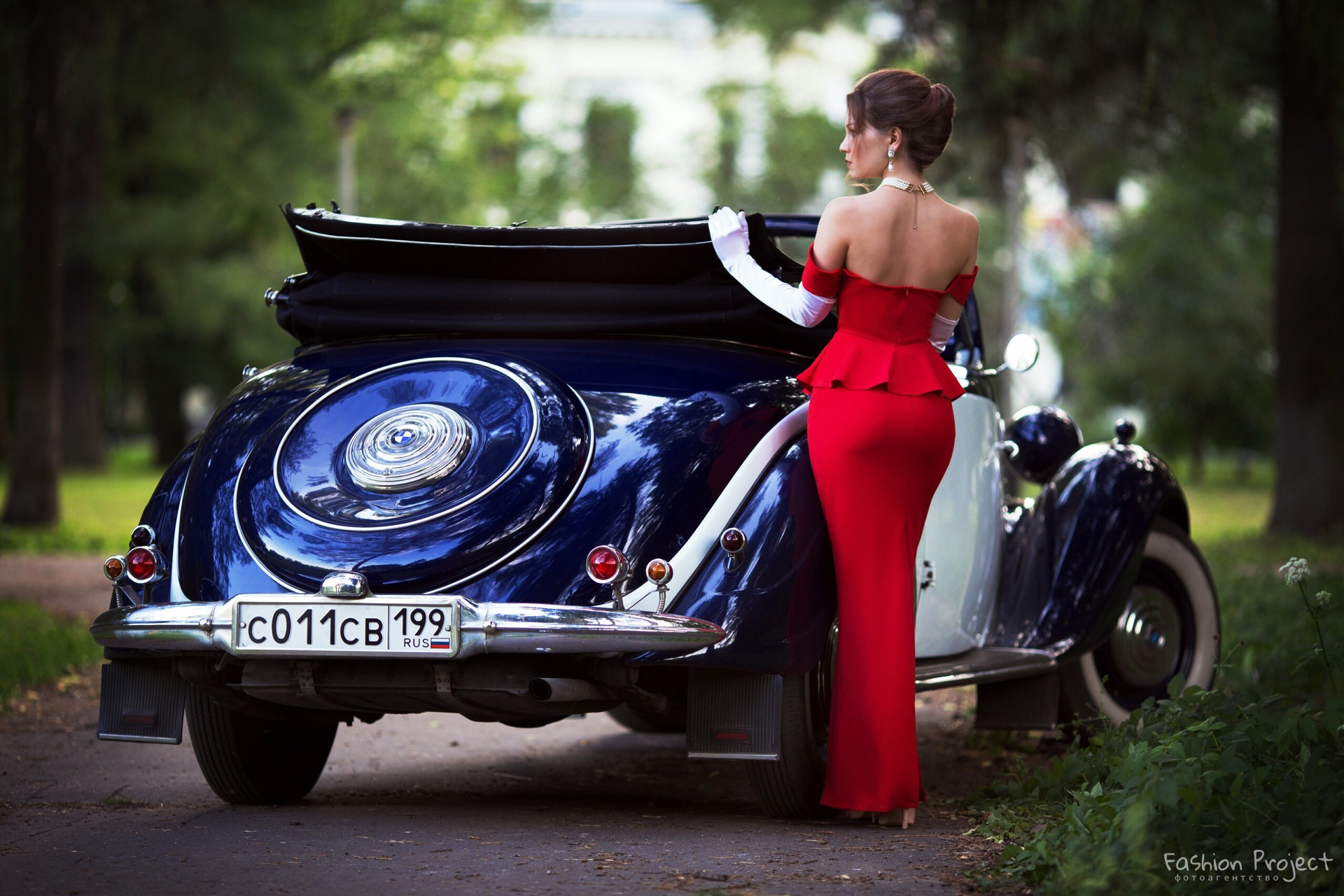 Автомобиль вне времени. Miss-marzipanka БМВ. BMW 326 И девочки. Карина Баранова Москва. Мисс Марципанка календарь.