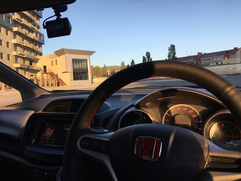 Немного плюх — Honda Fit (2G), 1,5 л, 2008 года | аксессуары | DRIVE2