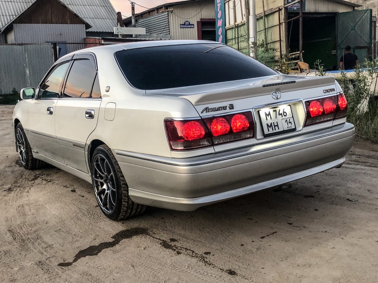 Дром амурская область кроун. Тойота Краун s170. Toyota Crown 170. Toyota Crown s170 athlete. Toyota Crown s170 athlete v.